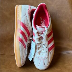 NEW ARRIVAL!!! ADIDAS Gazelles. NWT. cream and red. Awesome fun sneaker!
